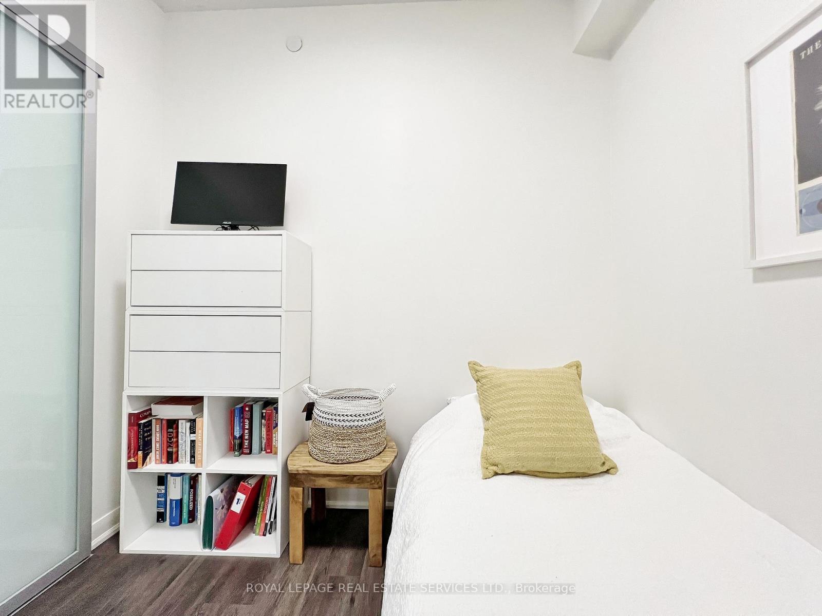 












306 - 435 RICHMOND STREET W

,
Toronto,




Ontario
M5V1X9

