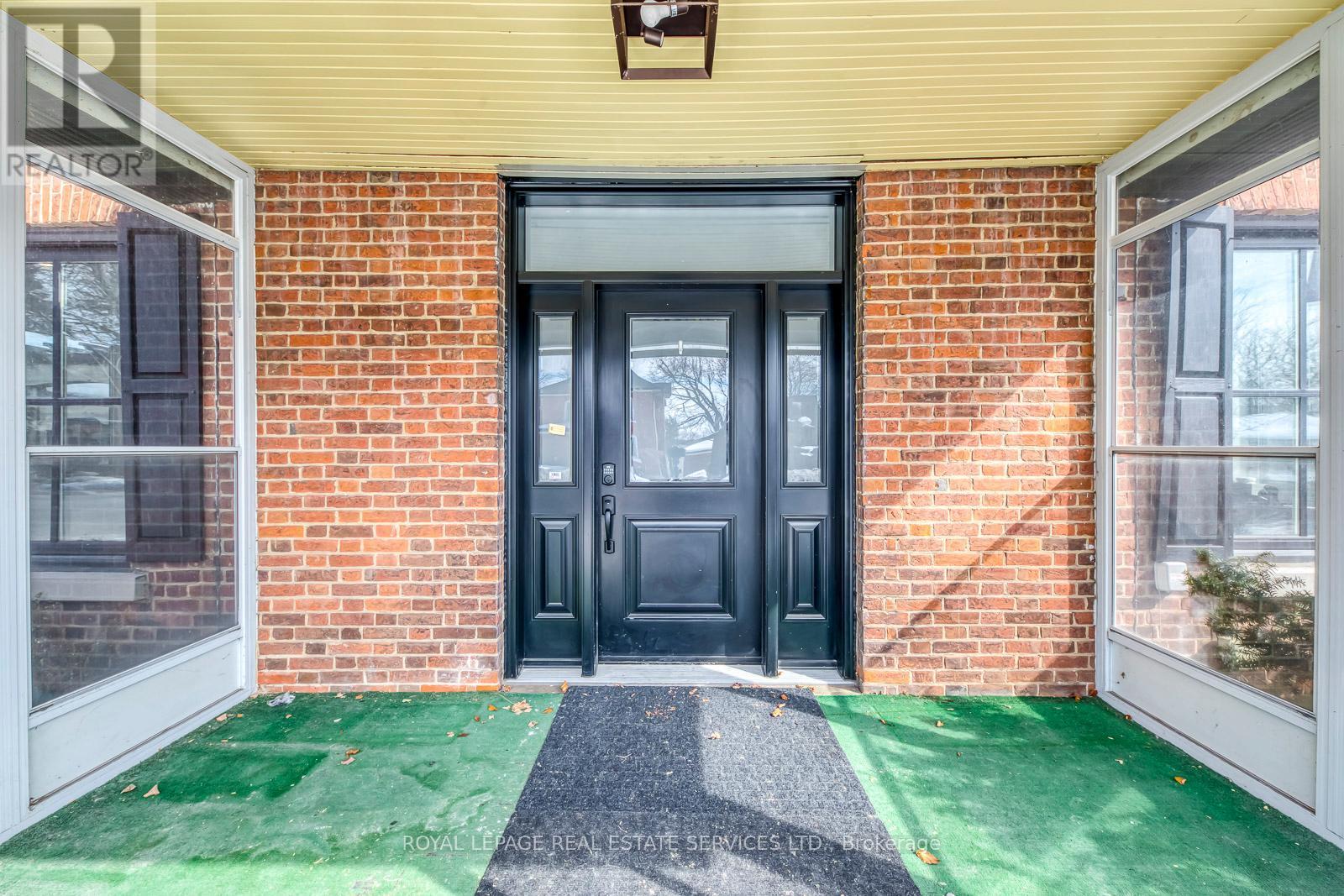 












317 QUEEN STREET S

,
Mississauga,




Ontario
L5M1M3

