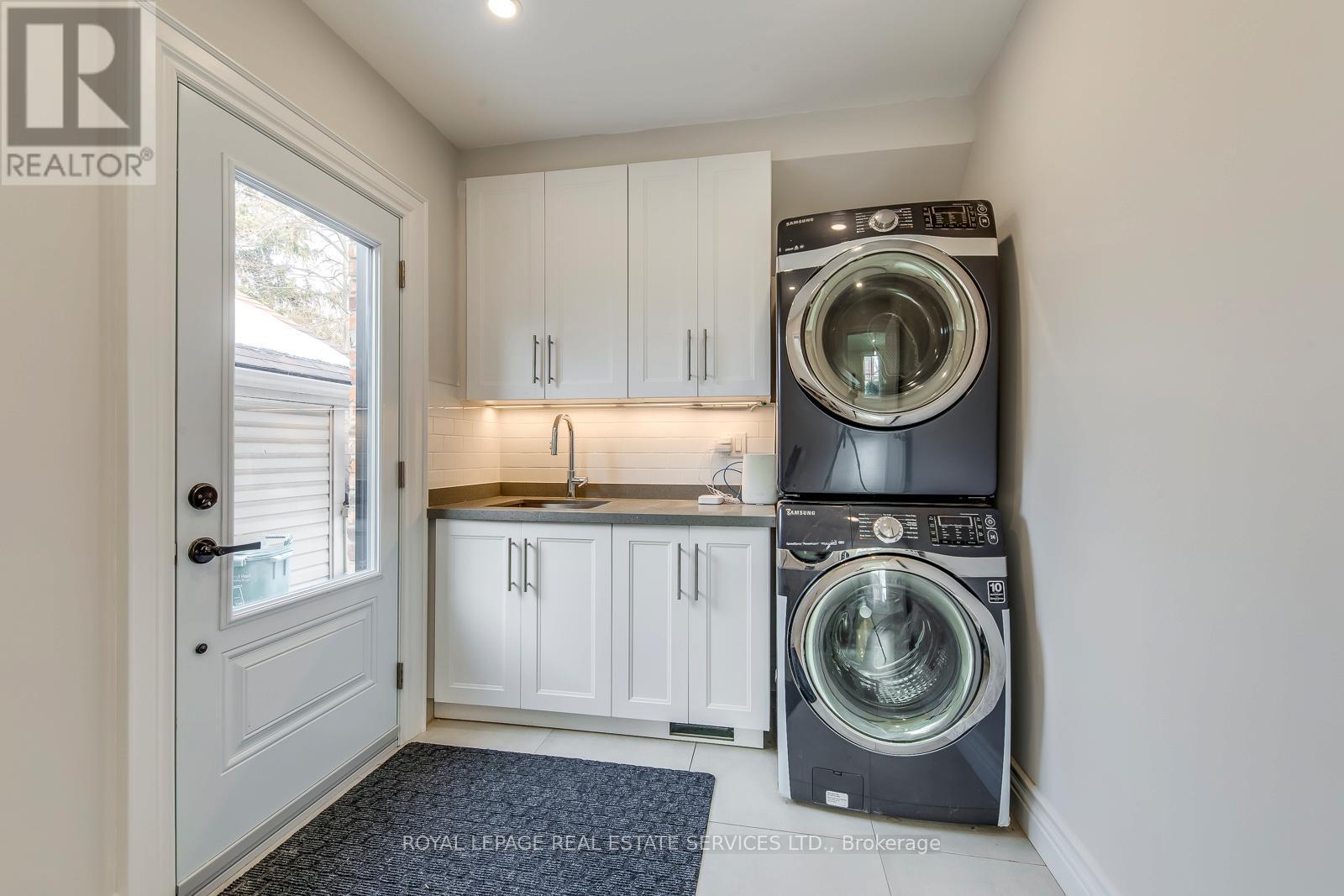 












317 QUEEN STREET S

,
Mississauga,




Ontario
L5M1M3

