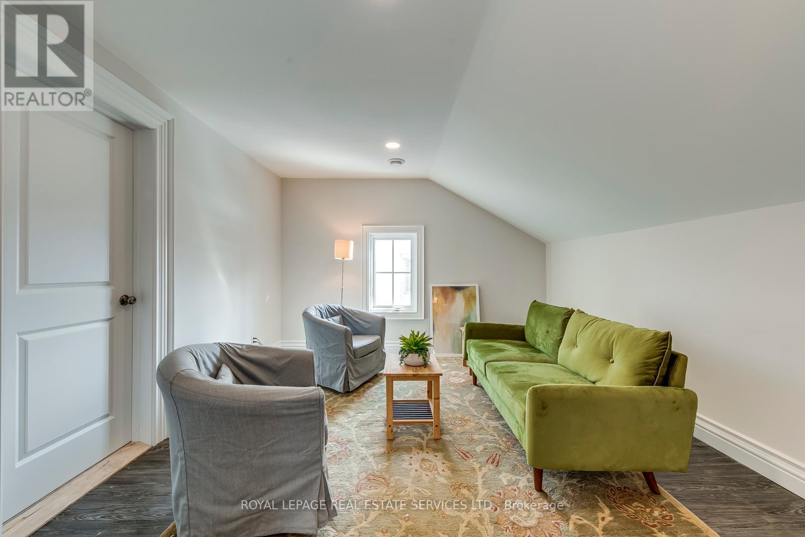 












317 QUEEN STREET S

,
Mississauga,




Ontario
L5M1M3

