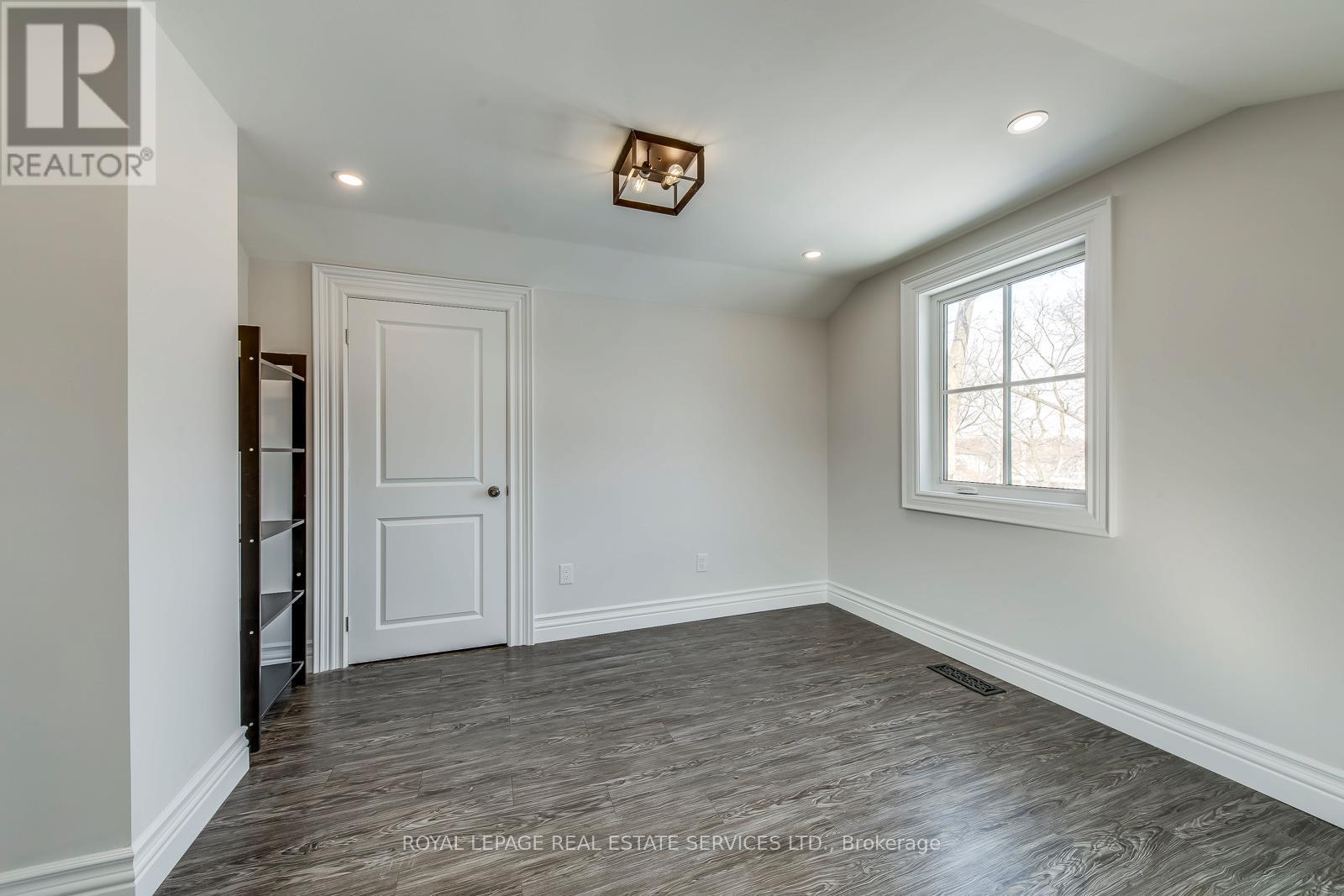 












317 QUEEN STREET S

,
Mississauga,




Ontario
L5M1M3

