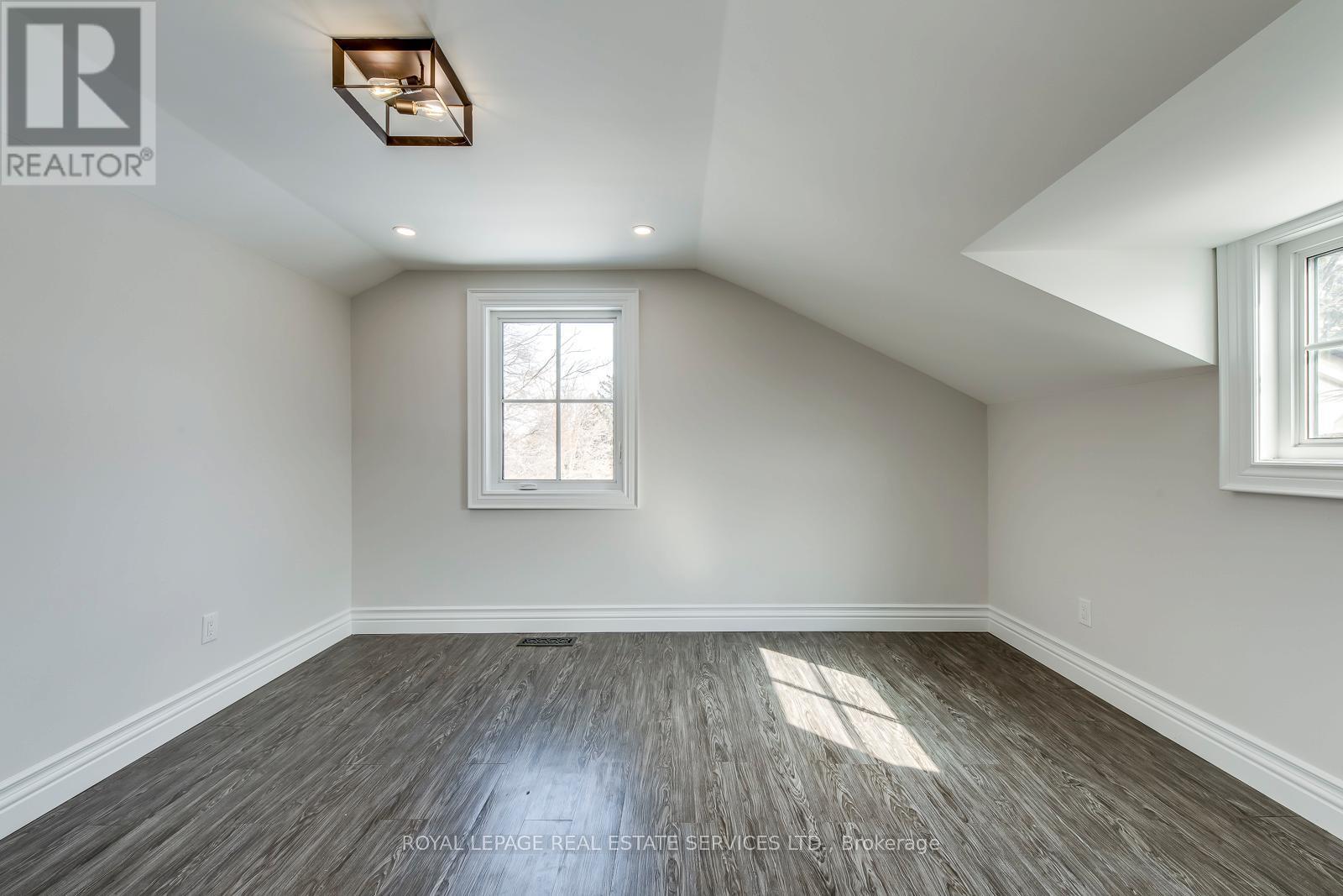 












317 QUEEN STREET S

,
Mississauga,




Ontario
L5M1M3

