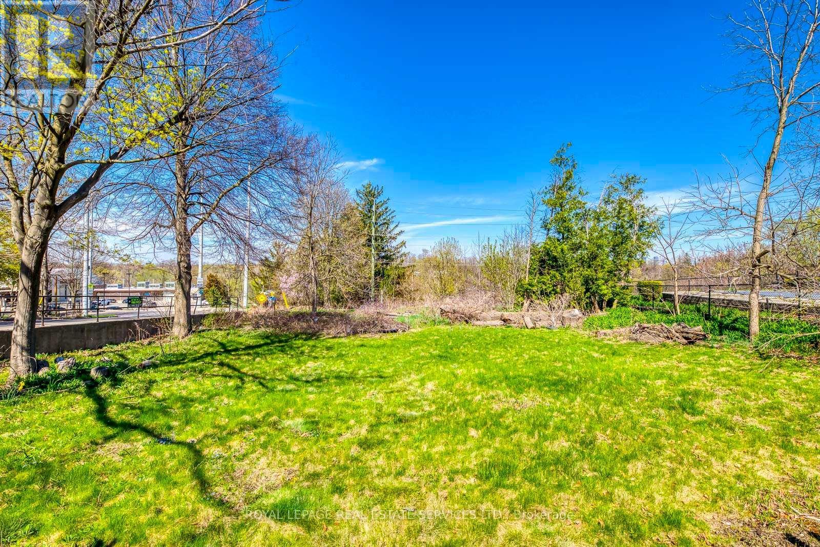 












317 QUEEN STREET S

,
Mississauga,




Ontario
L5M1M3

