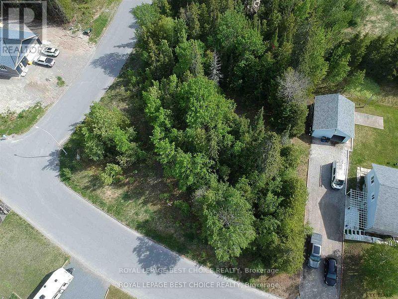 












184 SUMBLER CRESCENT

,
Temiskaming Shores (New Liskeard),







Ontario
P0J1P0

