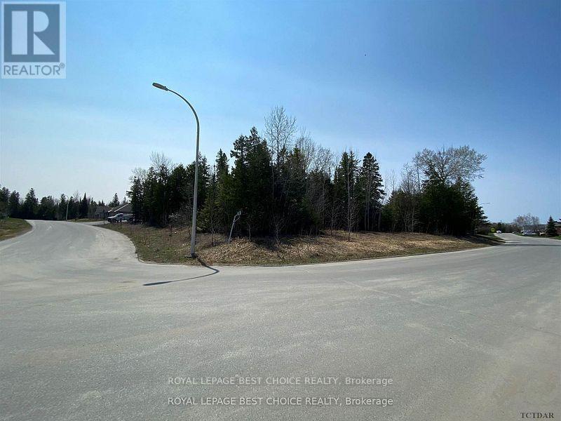 












184 SUMBLER CRESCENT

,
Temiskaming Shores (New Liskeard),







Ontario
P0J1P0

