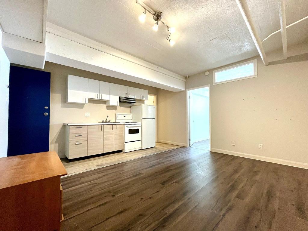 









2354


Av. Mariette

, 05,
Montréal (Côte-des-Neiges/Notre-Dame-de-Grâce),




QC
H4B2E6

