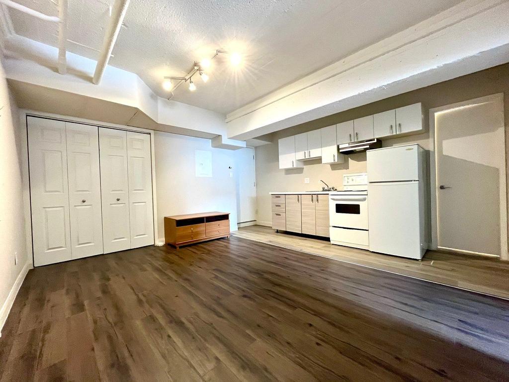 









2354


Av. Mariette

, 05,
Montréal (Côte-des-Neiges/Notre-Dame-de-Grâce),




QC
H4B2E6

