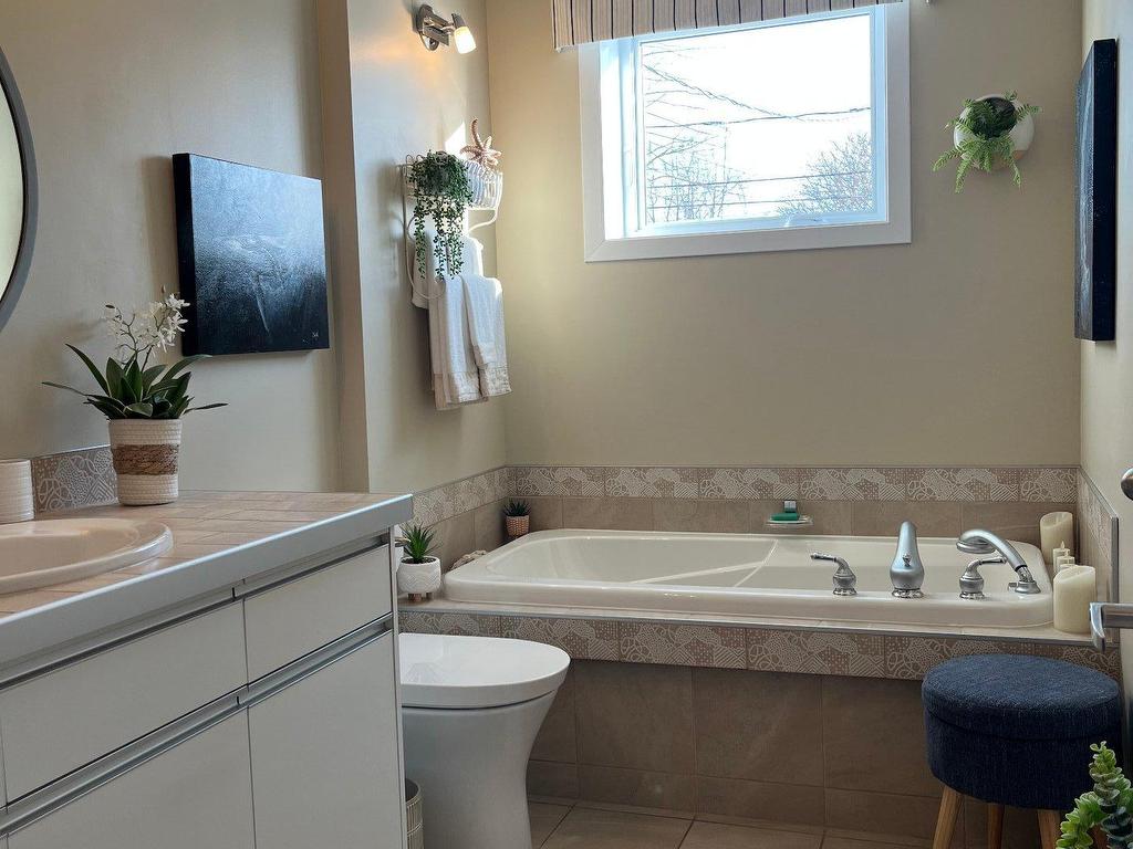 









7085


Rue P.-E.-Neveu

,
Trois-Rivières,




QC
G8Y5B5

