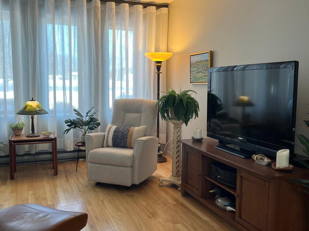 









7085


Rue P.-E.-Neveu

,
Trois-Rivières,




QC
G8Y5B5

