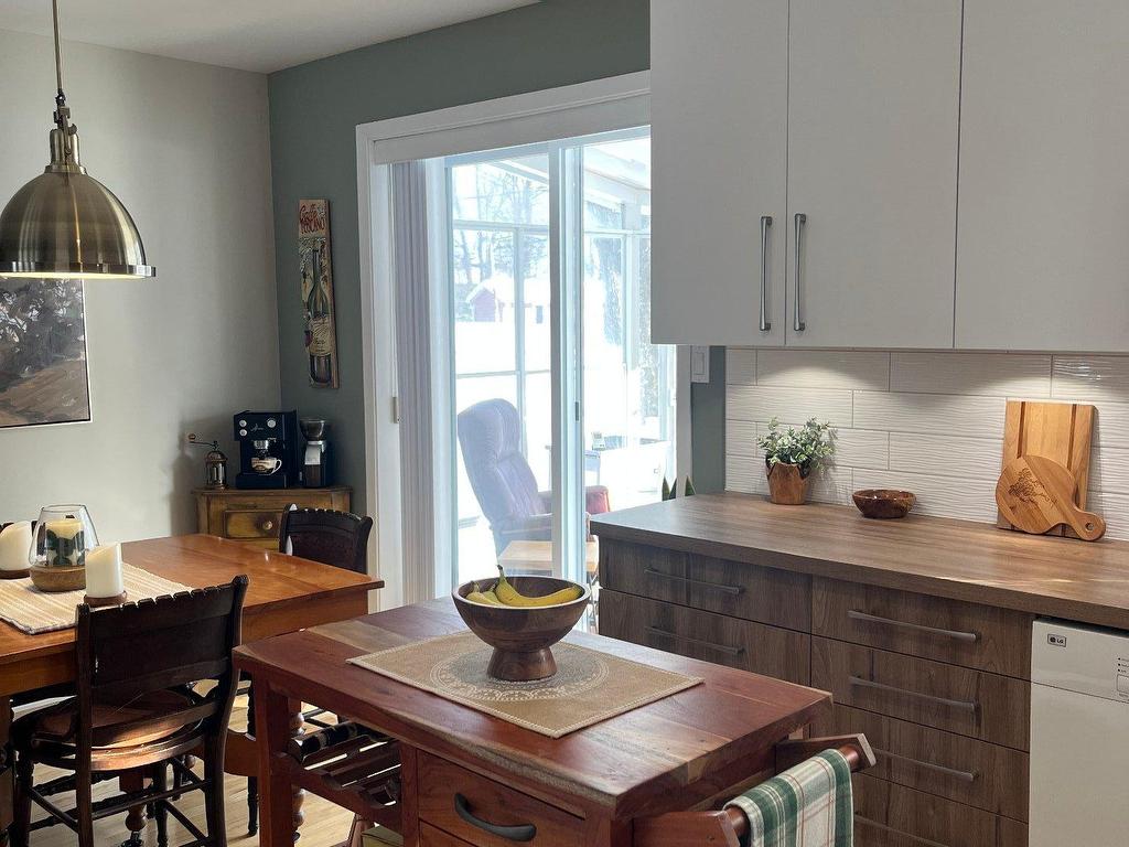 









7085


Rue P.-E.-Neveu

,
Trois-Rivières,




QC
G8Y5B5

