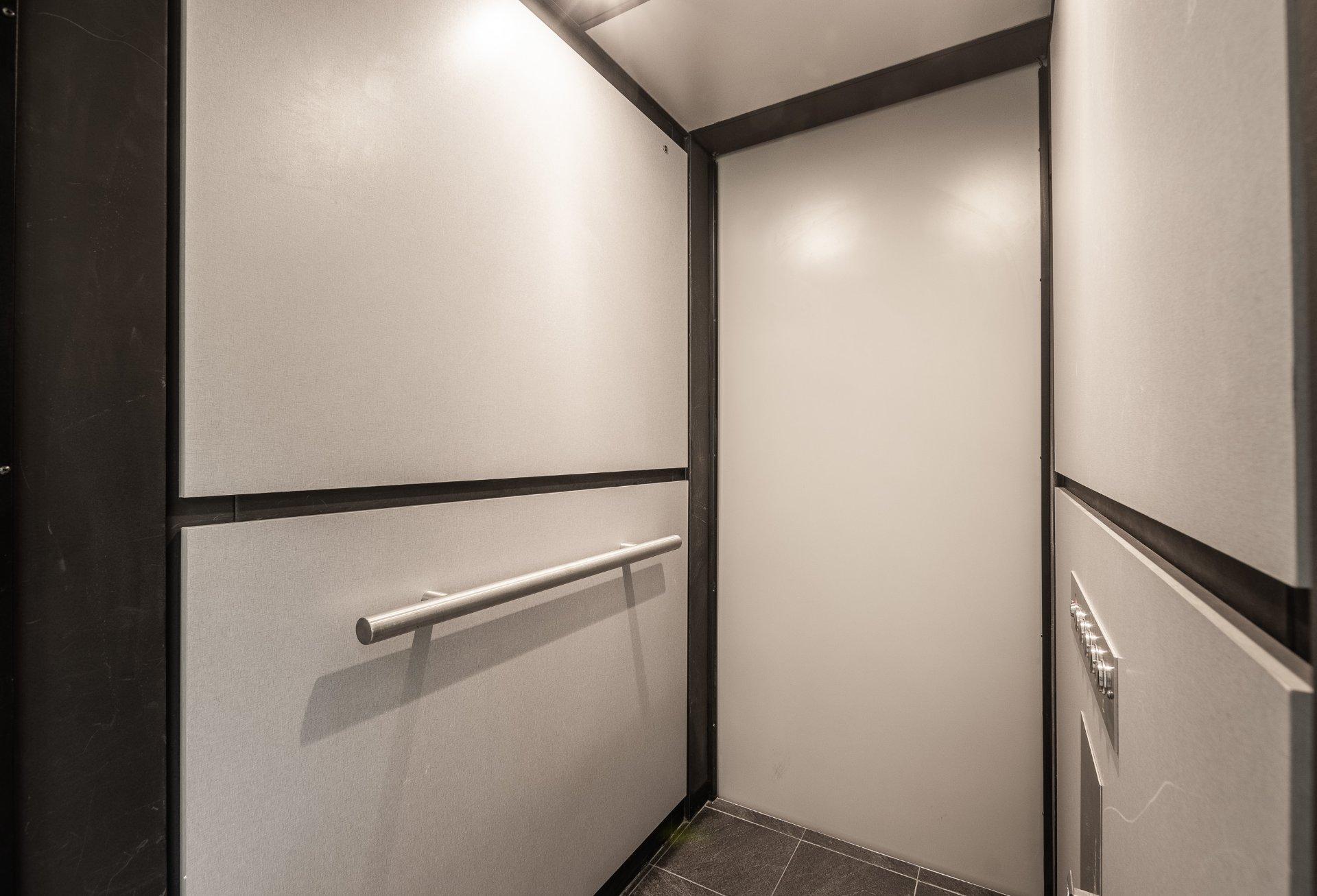 









1556


Rue des Mésanges

,
Saint-Bruno-de-Montarville,




QC
J3V6E4

