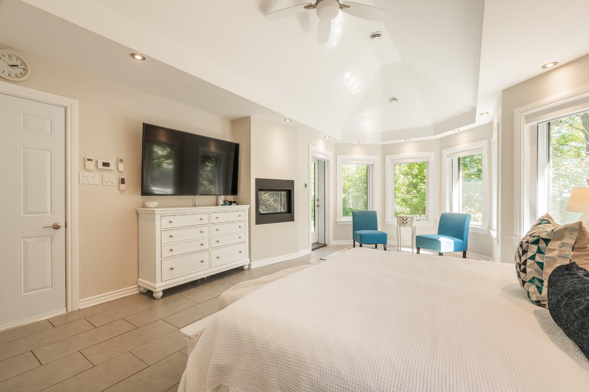 









1556


Rue des Mésanges

,
Saint-Bruno-de-Montarville,




QC
J3V6E4

