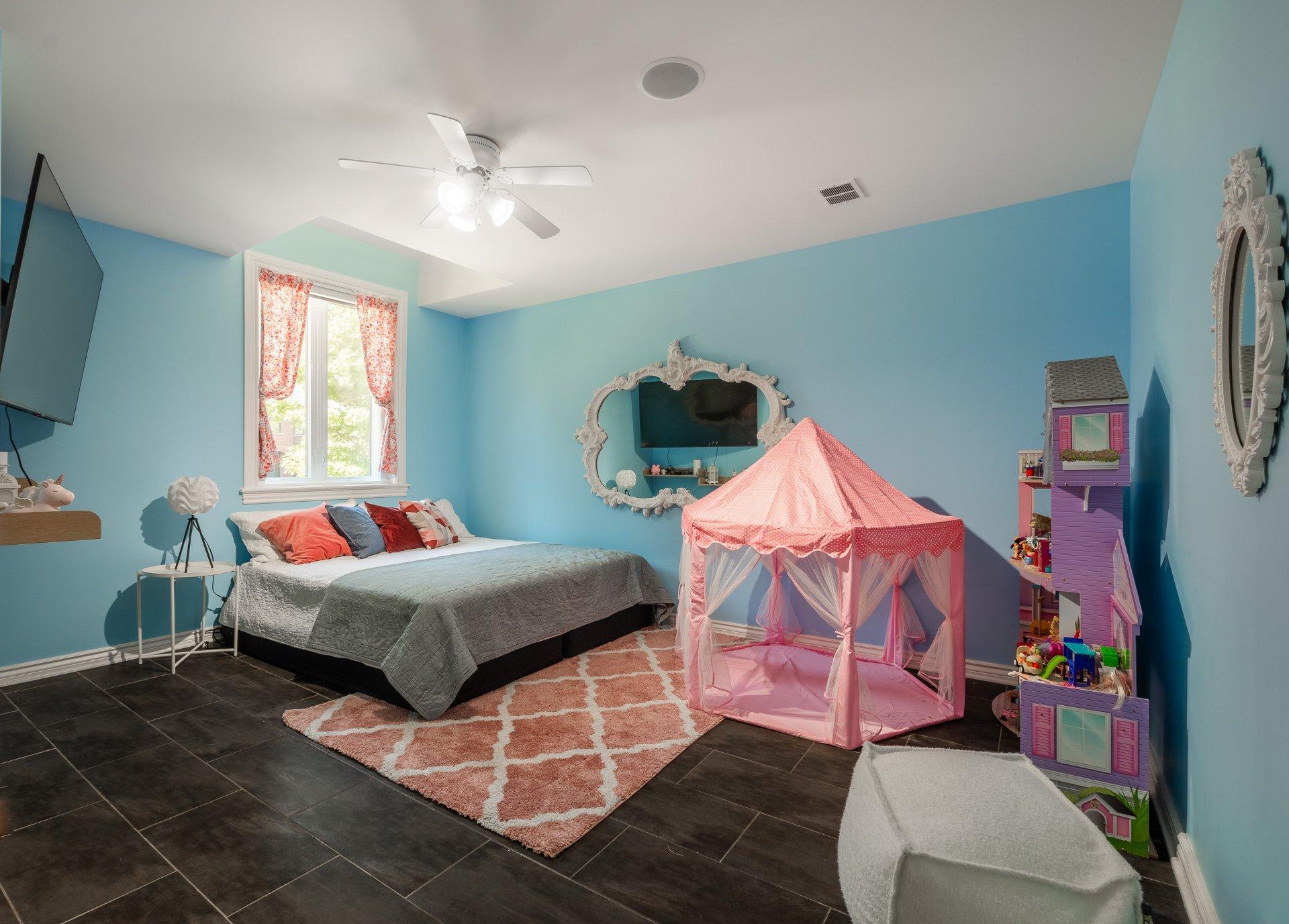 









1556


Rue des Mésanges

,
Saint-Bruno-de-Montarville,




QC
J3V6E4

