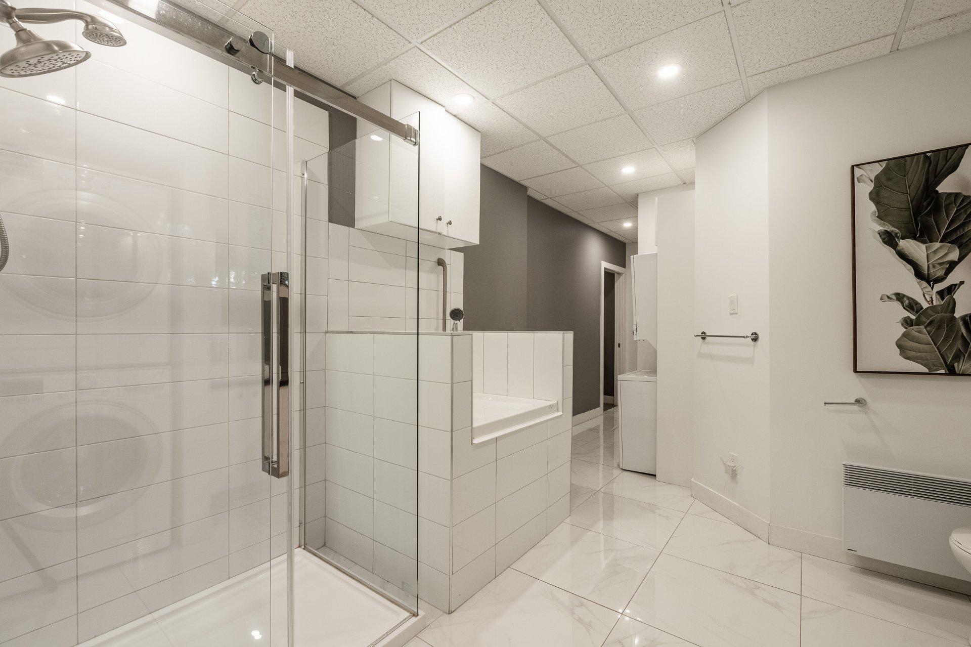 









1556


Rue des Mésanges

,
Saint-Bruno-de-Montarville,




QC
J3V6E4

