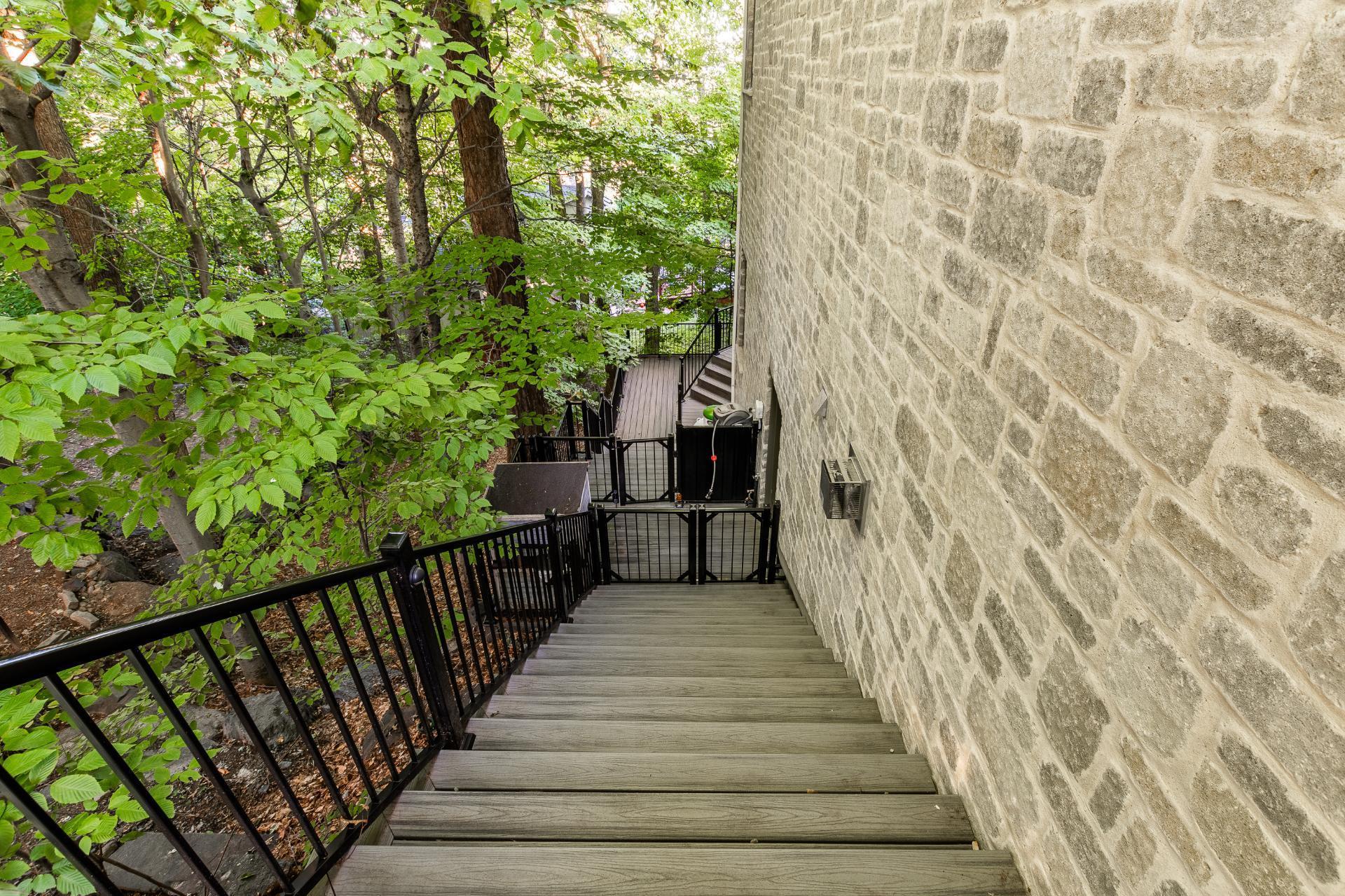 









1556


Rue des Mésanges

,
Saint-Bruno-de-Montarville,




QC
J3V6E4

