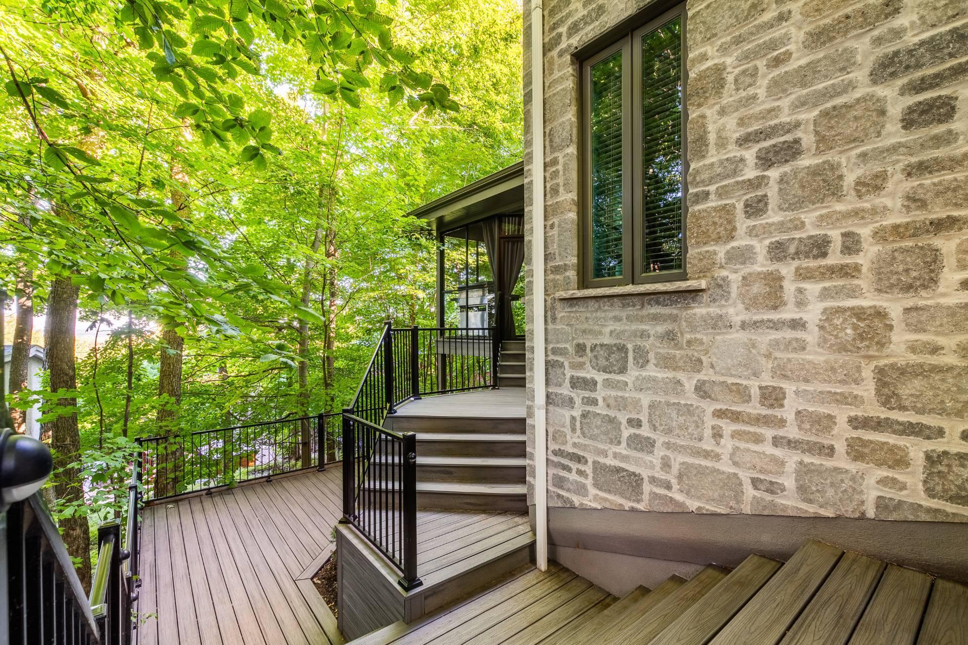









1556


Rue des Mésanges

,
Saint-Bruno-de-Montarville,




QC
J3V6E4

