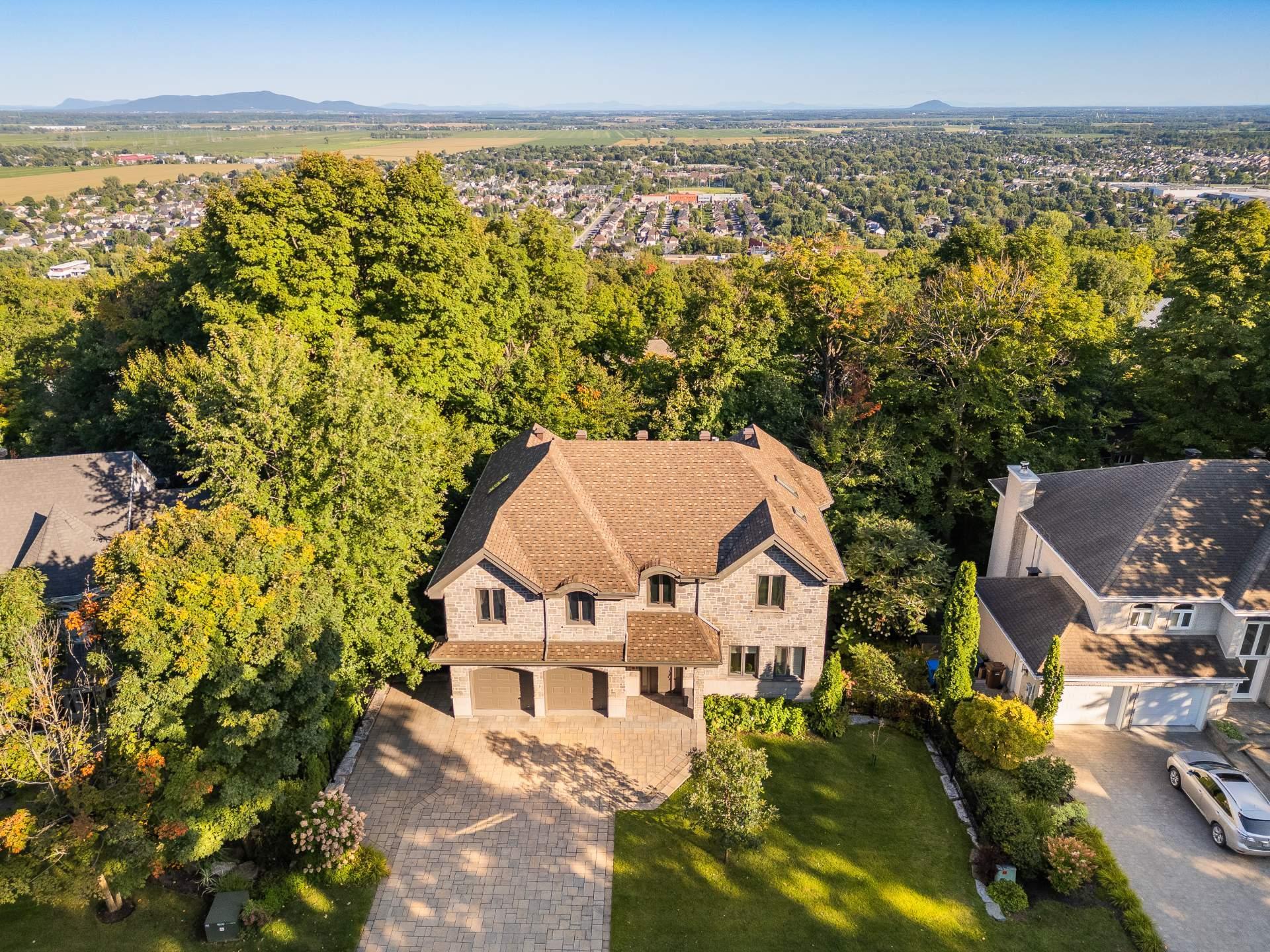 









1556


Rue des Mésanges

,
Saint-Bruno-de-Montarville,




QC
J3V6E4

