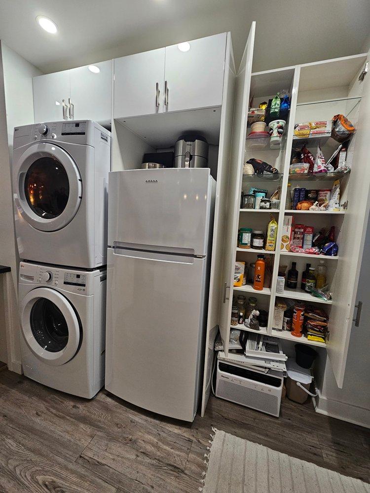 









2542


Av. De La Salle

,
Montréal (Mercier/Hochelaga-Maisonneuve),




QC
H1V2L3

