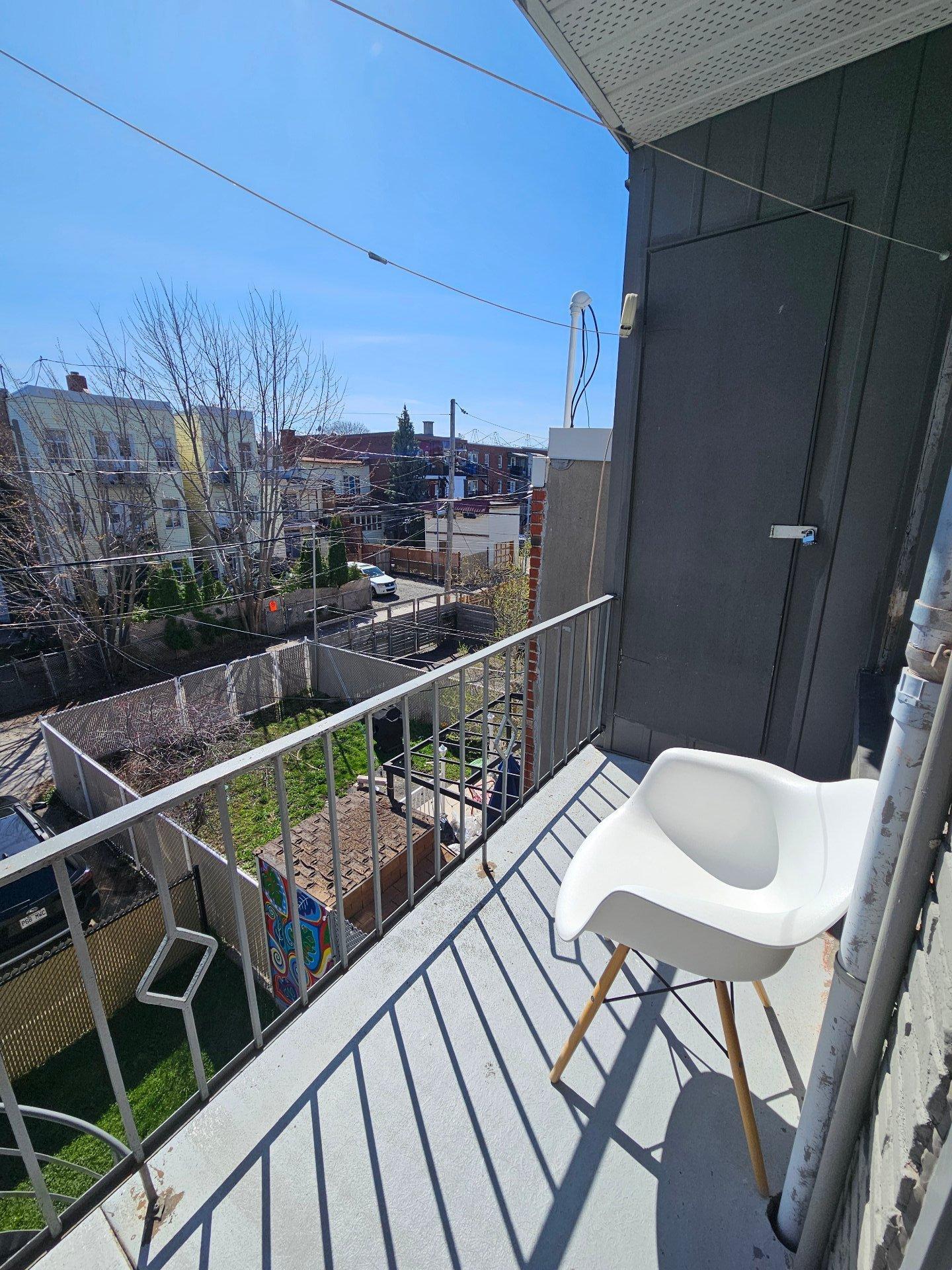 









2542


Av. De La Salle

,
Montréal (Mercier/Hochelaga-Maisonneuve),




QC
H1V2L3

