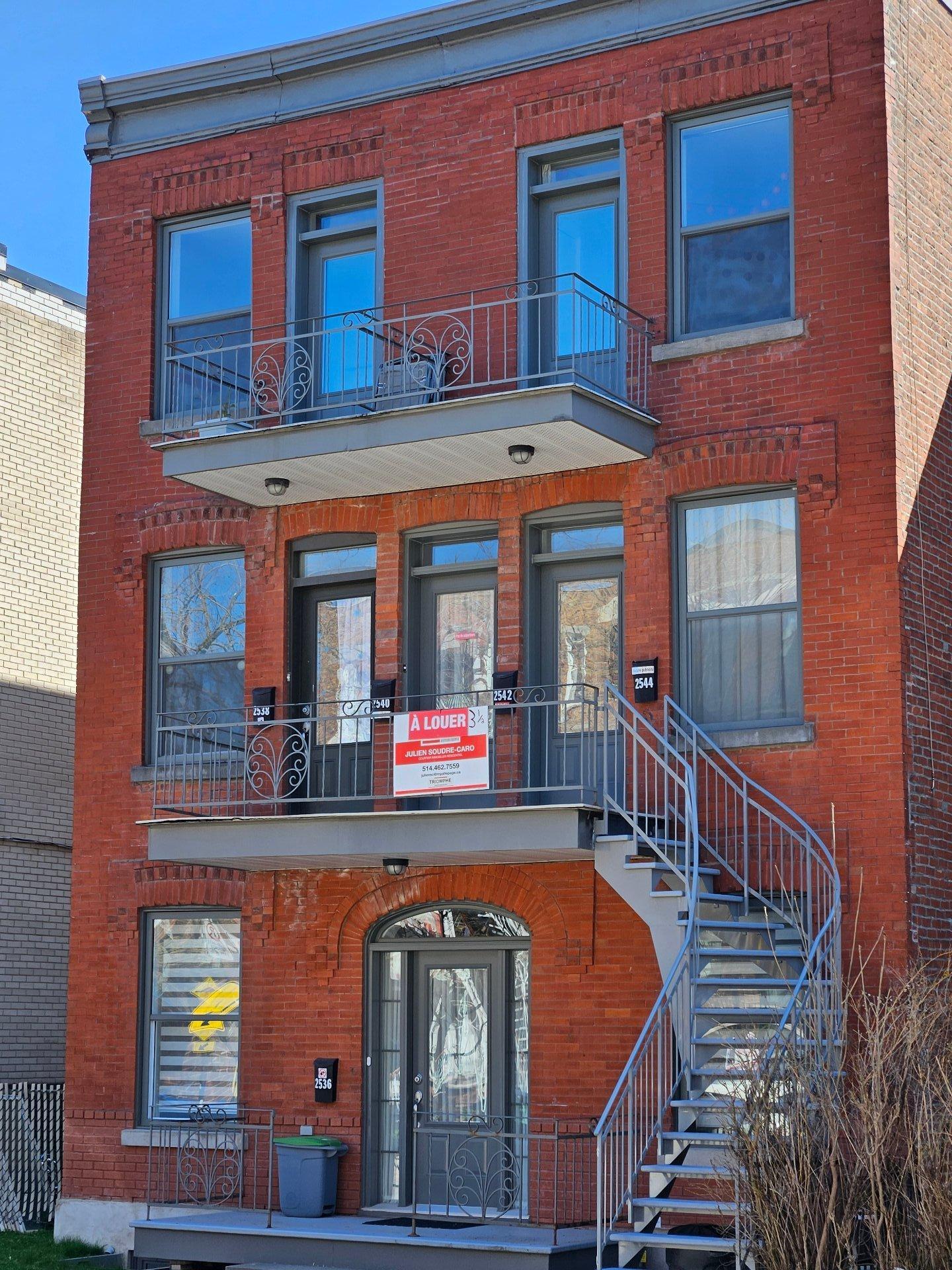 









2542


Av. De La Salle

,
Montréal (Mercier/Hochelaga-Maisonneuve),




QC
H1V2L3

