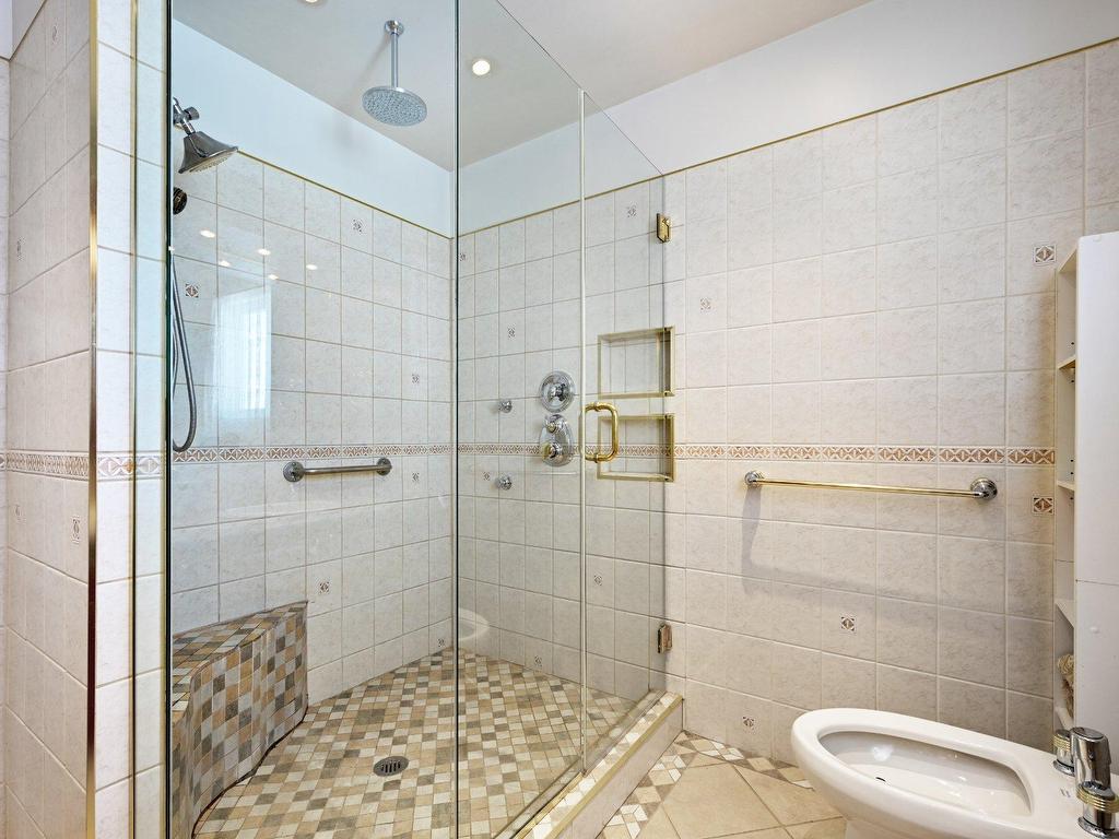 









3860


Rue Coderre

,
Longueuil (Saint-Hubert),




QC
J3Y4P6

