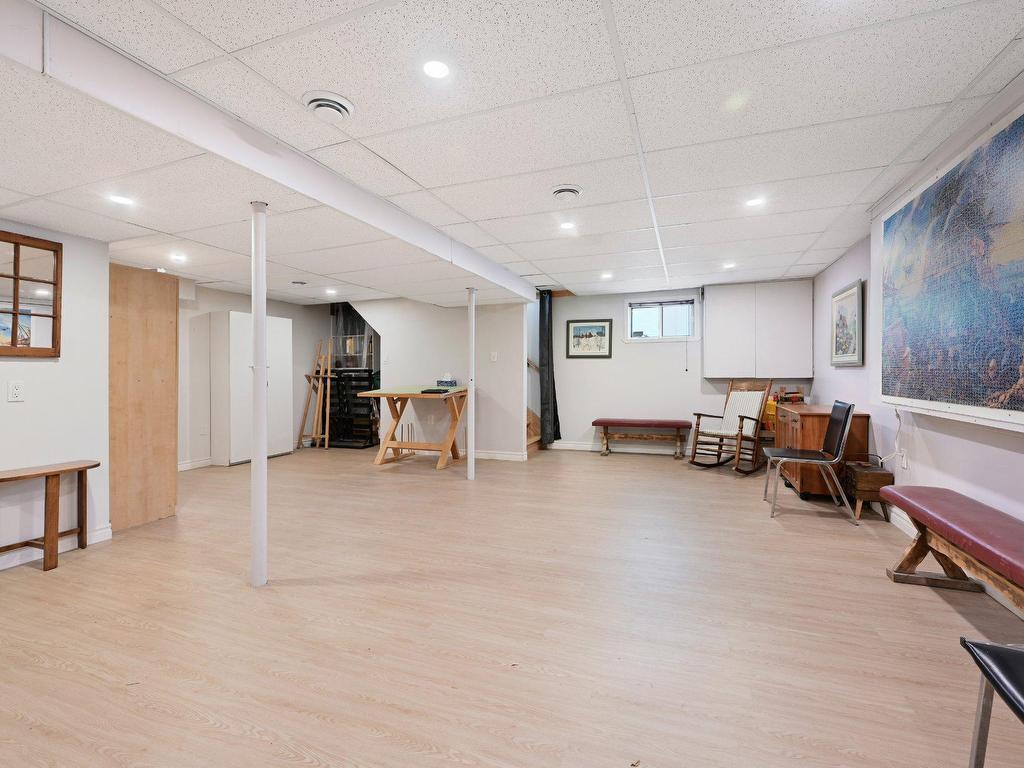 









3860


Rue Coderre

,
Longueuil (Saint-Hubert),




QC
J3Y4P6

