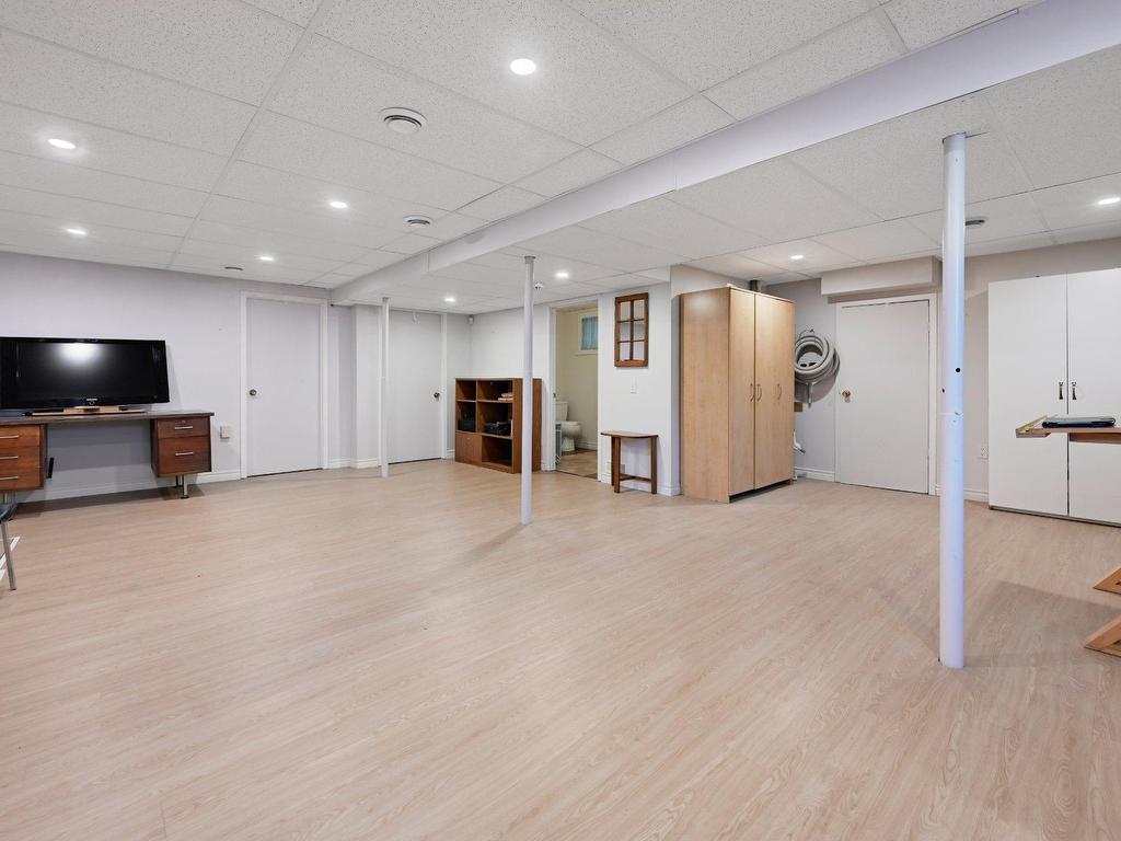 









3860


Rue Coderre

,
Longueuil (Saint-Hubert),




QC
J3Y4P6

