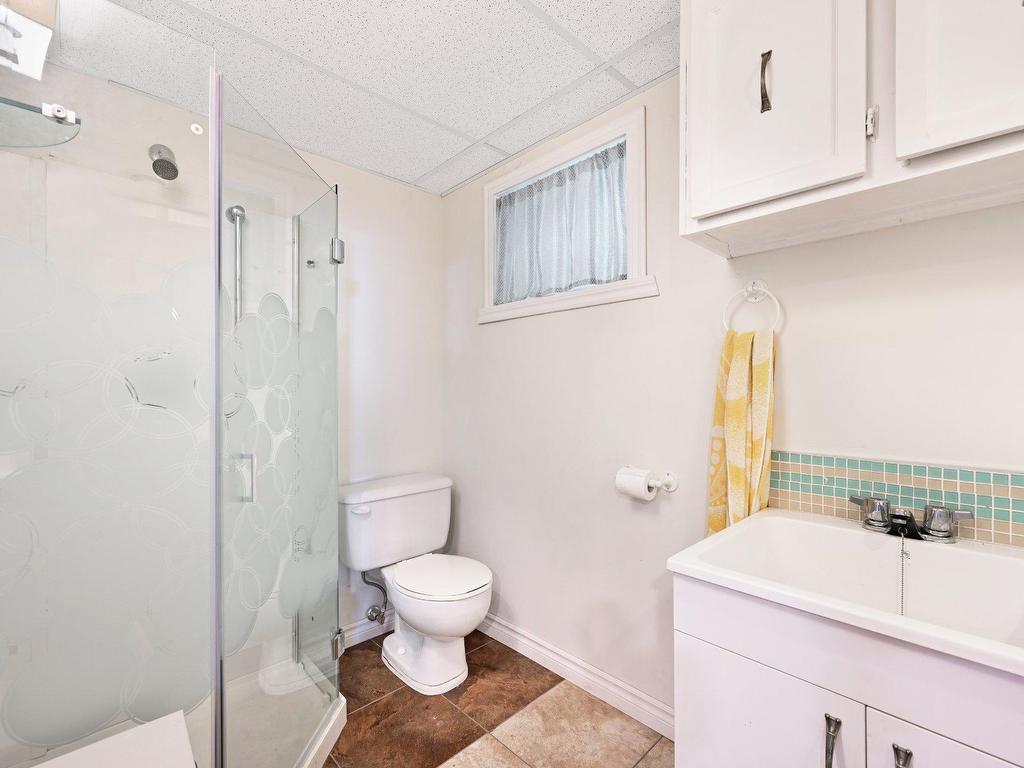









3860


Rue Coderre

,
Longueuil (Saint-Hubert),




QC
J3Y4P6


