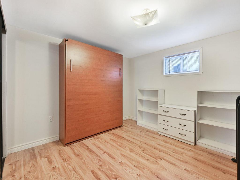 









3860


Rue Coderre

,
Longueuil (Saint-Hubert),




QC
J3Y4P6

