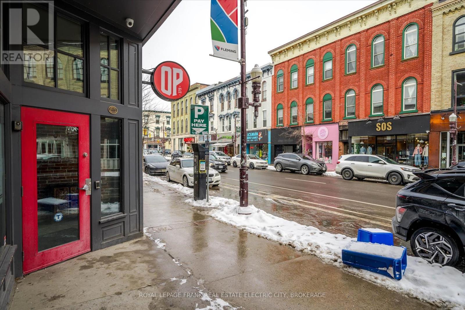 












301 - 379 GEORGE STREET N

,
Peterborough (Town Ward 3),




Ontario
K9H3R2

