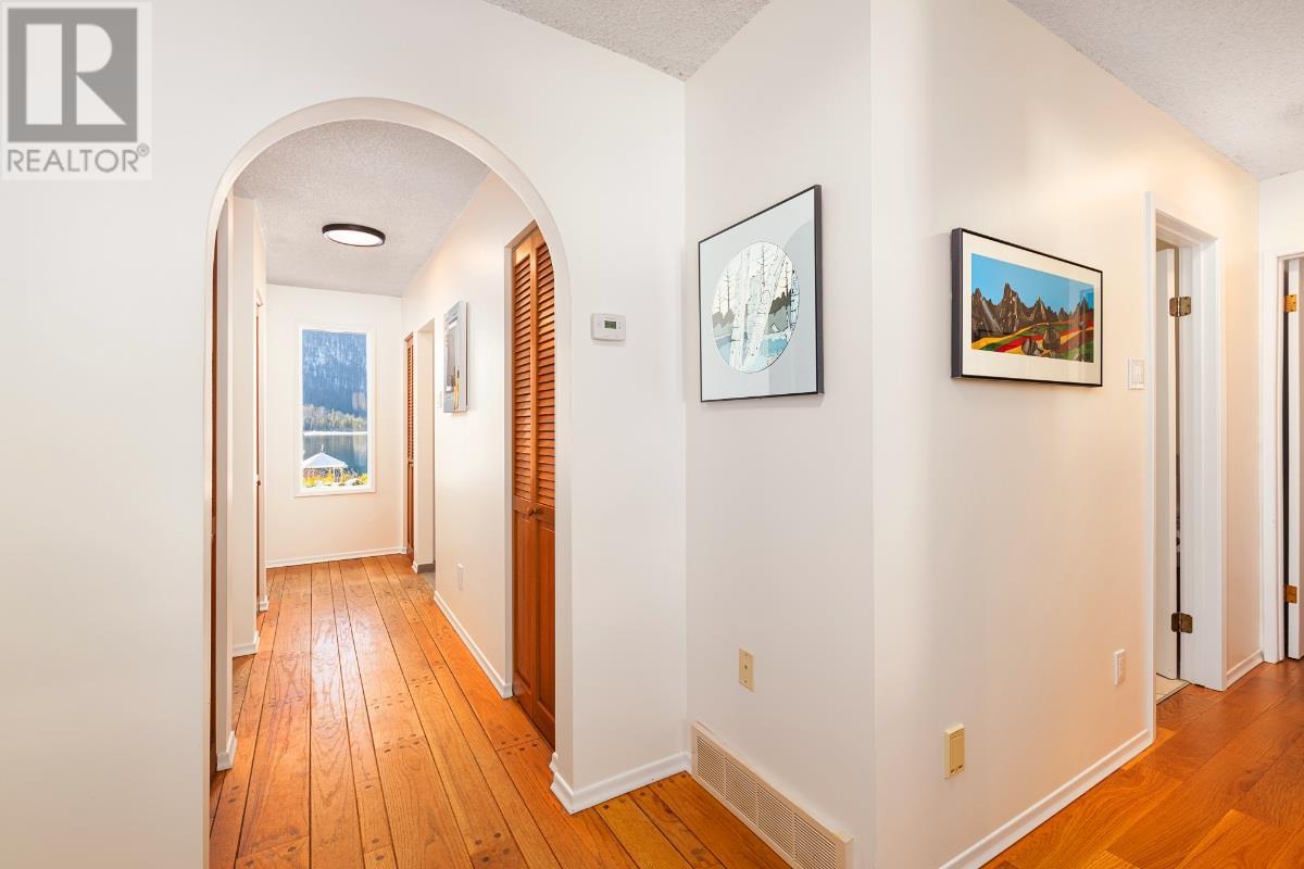 












3946 MacGregor Road

,
Nelson,




British Columbia
V1L6M8

