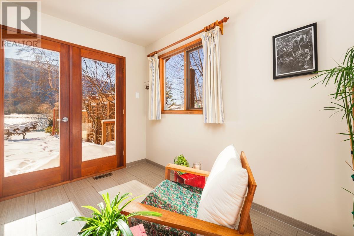 












3946 MacGregor Road

,
Nelson,




British Columbia
V1L6M8

