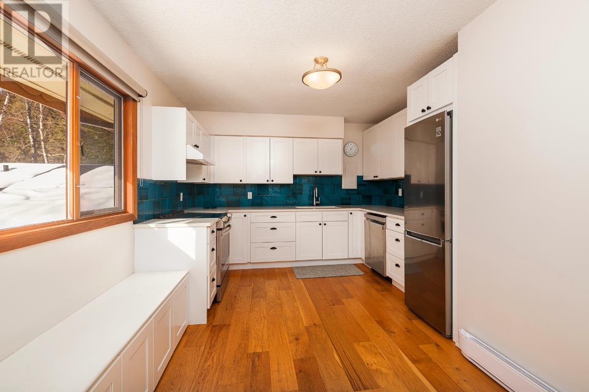 












3946 MacGregor Road

,
Nelson,




British Columbia
V1L6M8


