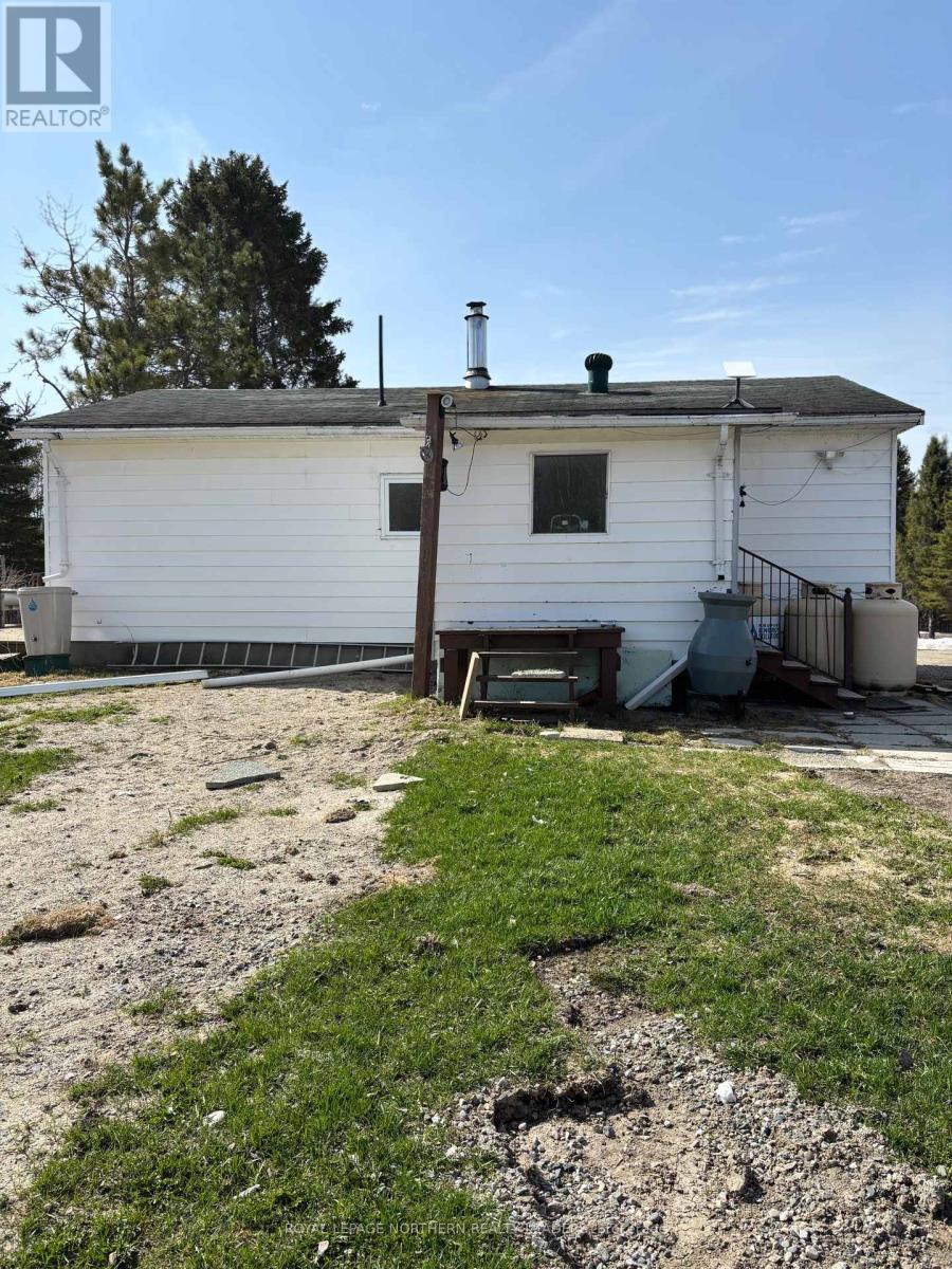 












6 HOPPER ROAD E

,
Cochrane (Cochrane Unorganized),




Ontario
P0L1C0

