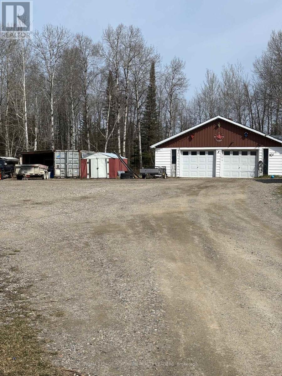 












6 HOPPER ROAD E

,
Cochrane (Cochrane Unorganized),




Ontario
P0L1C0

