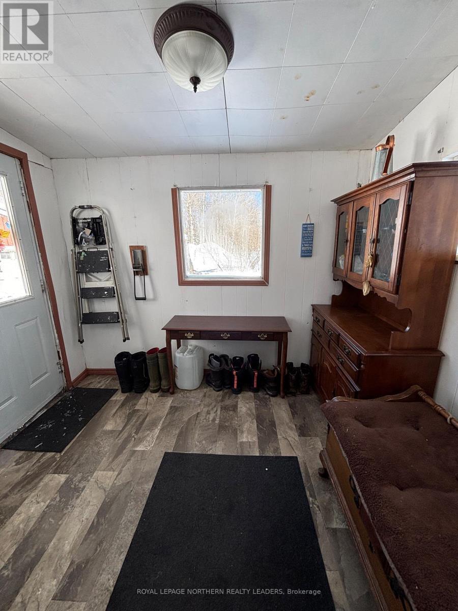 












6 HOPPER ROAD E

,
Cochrane (Cochrane Unorganized),




Ontario
P0L1C0

