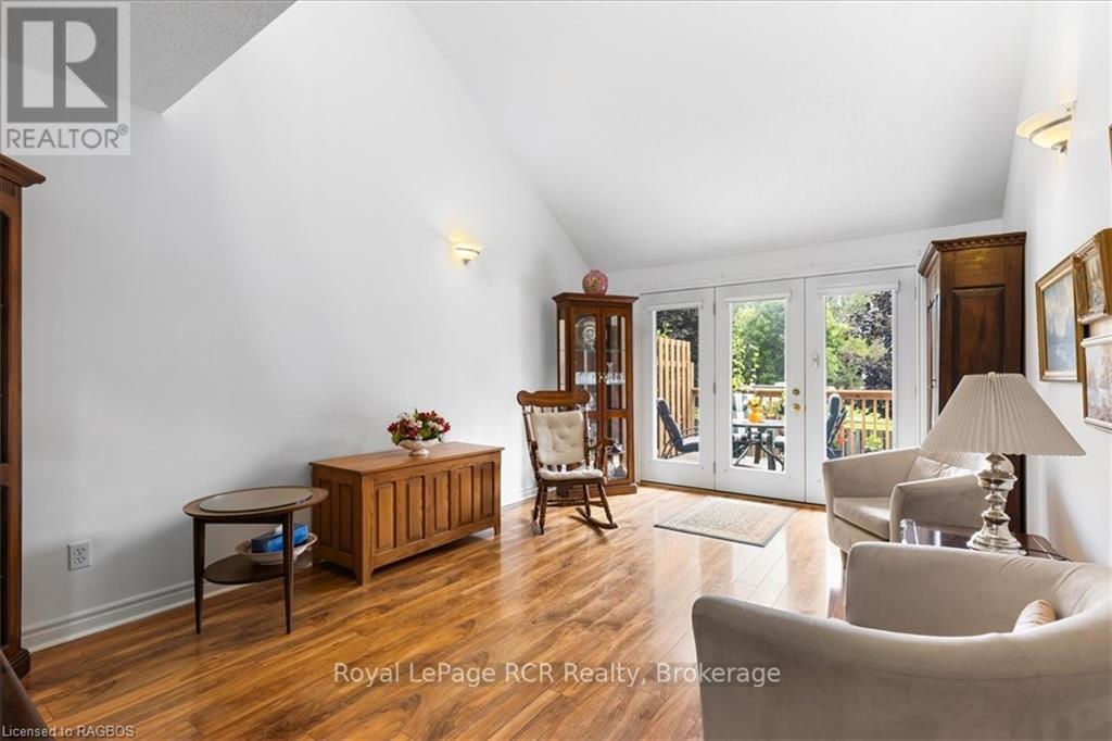 












123 CHURCH STREET N

,
Wellington North (Mount Forest),




Ontario
N0G2L2


