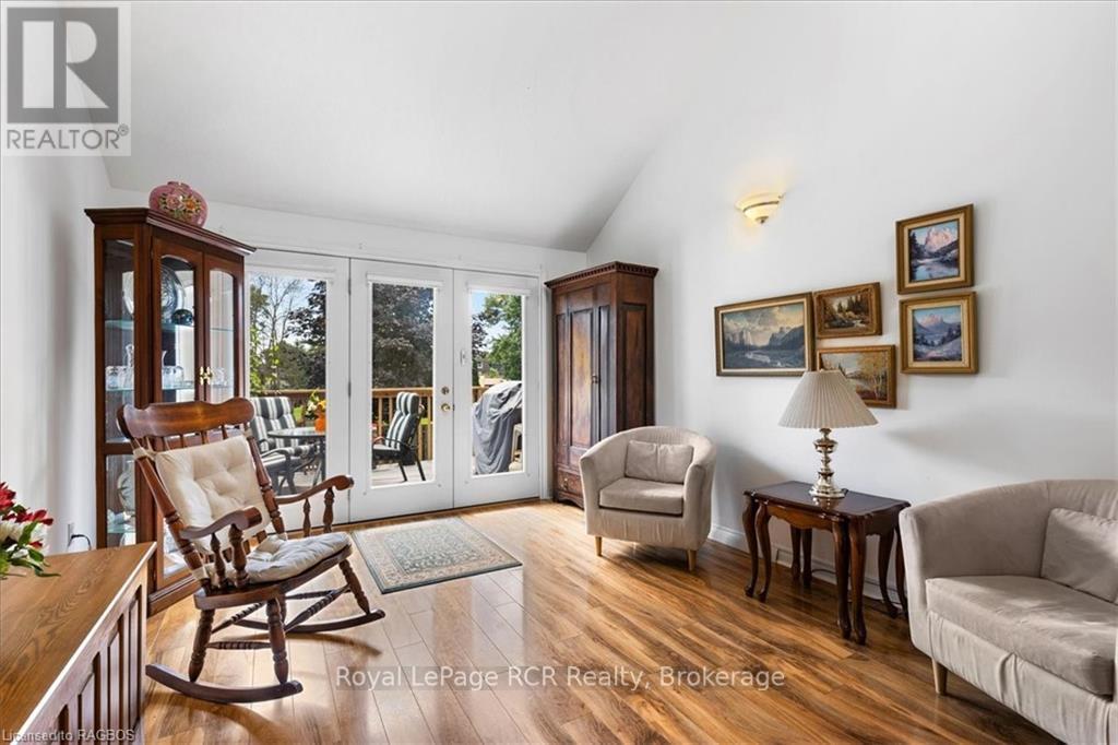 












123 CHURCH STREET N

,
Wellington North (Mount Forest),




Ontario
N0G2L2

