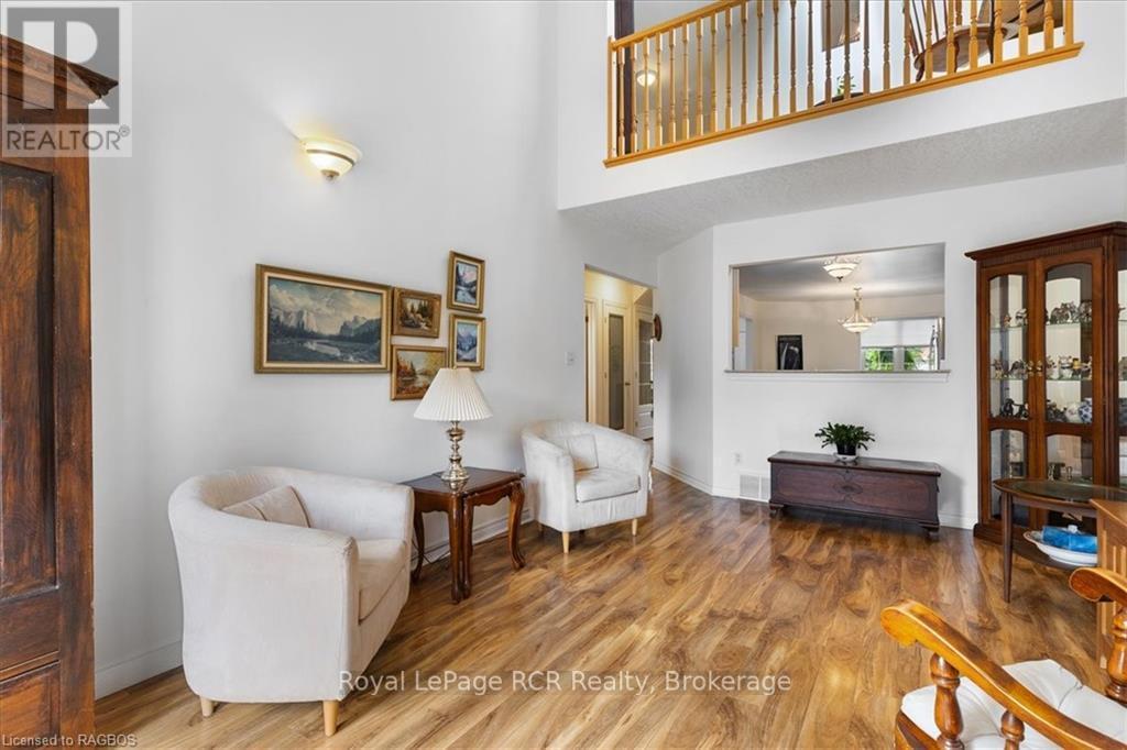 












123 CHURCH STREET N

,
Wellington North (Mount Forest),




Ontario
N0G2L2

