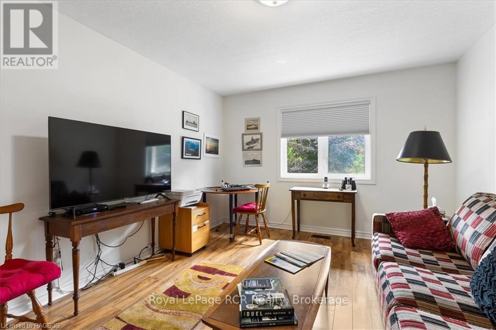 












123 CHURCH STREET N

,
Wellington North (Mount Forest),




Ontario
N0G2L2

