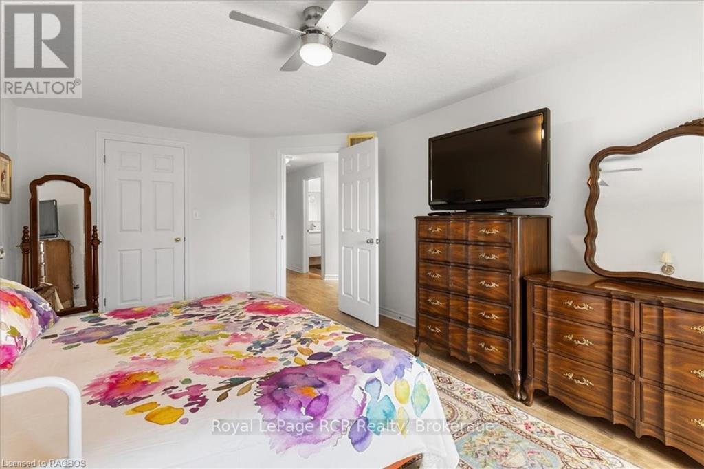 












123 CHURCH STREET N

,
Wellington North (Mount Forest),




Ontario
N0G2L2

