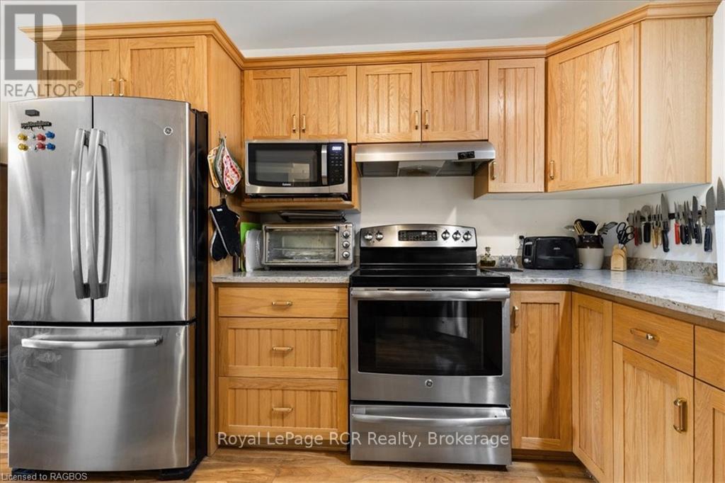 












123 CHURCH STREET N

,
Wellington North (Mount Forest),




Ontario
N0G2L2

