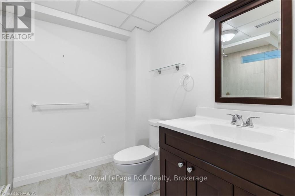












123 CHURCH STREET N

,
Wellington North (Mount Forest),




Ontario
N0G2L2

