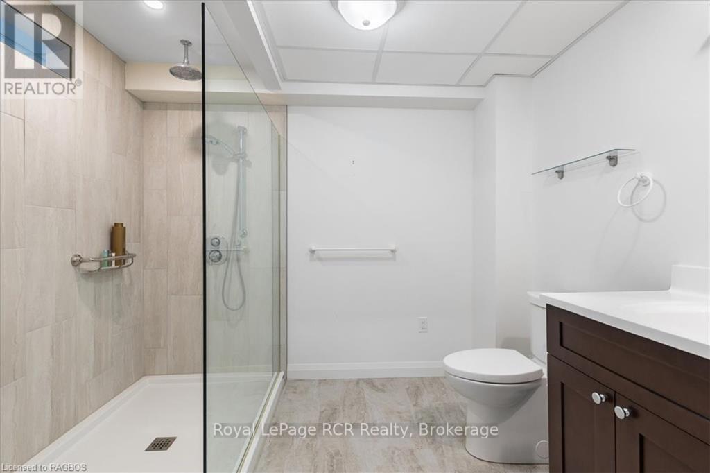 












123 CHURCH STREET N

,
Wellington North (Mount Forest),




Ontario
N0G2L2

