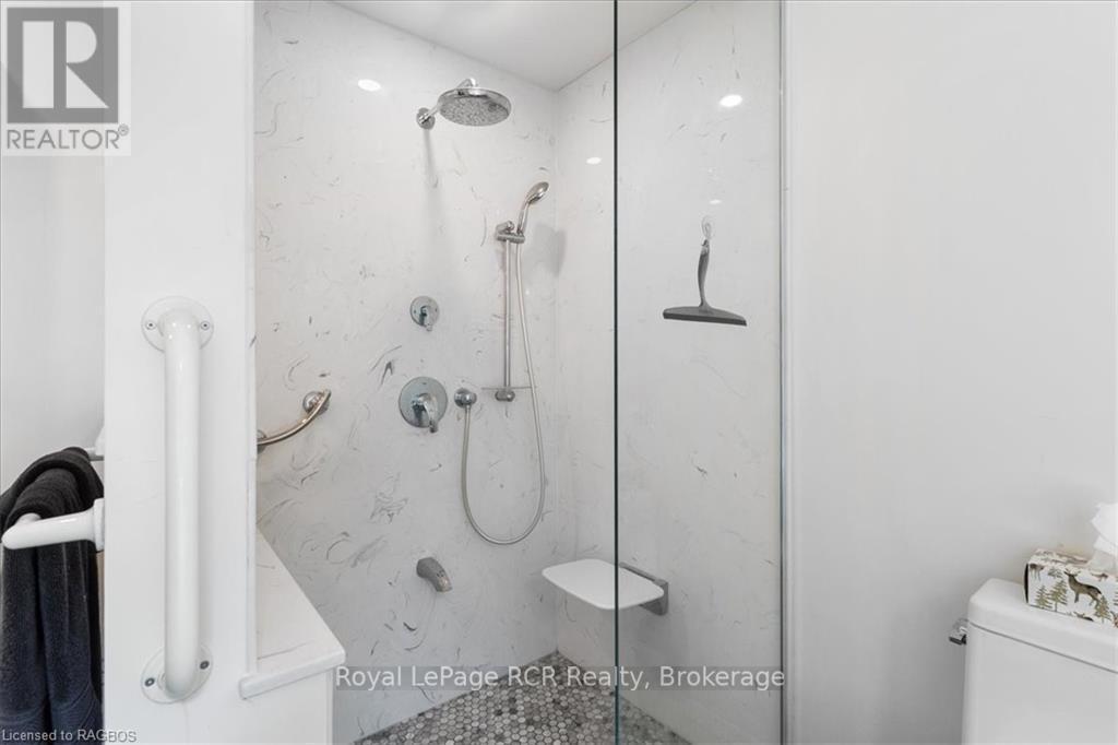 












123 CHURCH STREET N

,
Wellington North (Mount Forest),




Ontario
N0G2L2

