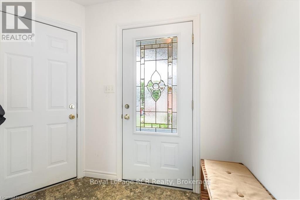 












123 CHURCH STREET N

,
Wellington North (Mount Forest),




Ontario
N0G2L2


