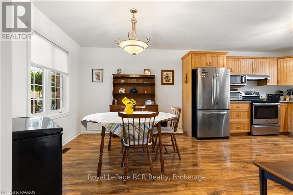 












123 CHURCH STREET N

,
Wellington North (Mount Forest),




Ontario
N0G2L2

