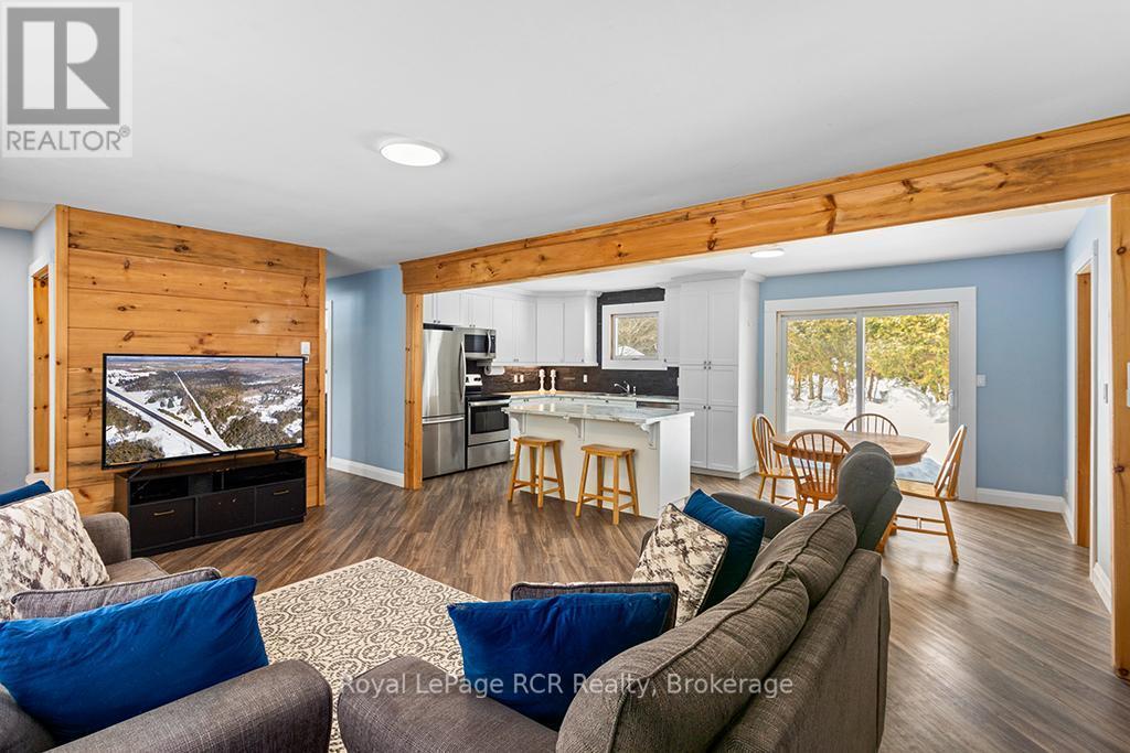 












103 JEFFERSON STREET

,
Chatsworth,




Ontario
N0H1R0

