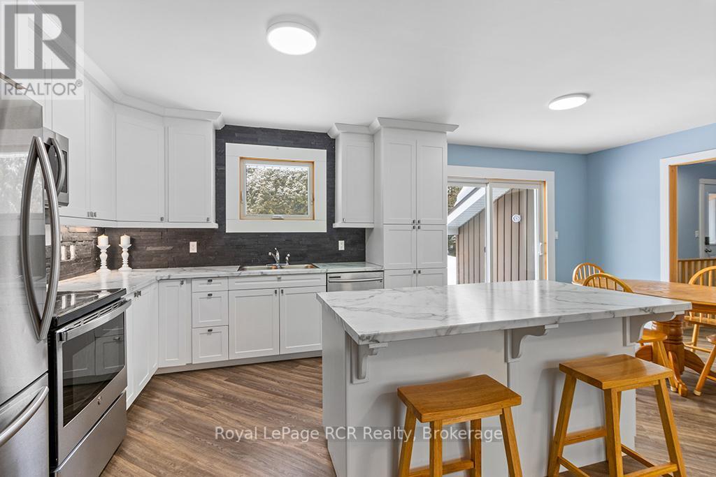 












103 JEFFERSON STREET

,
Chatsworth,




Ontario
N0H1R0

