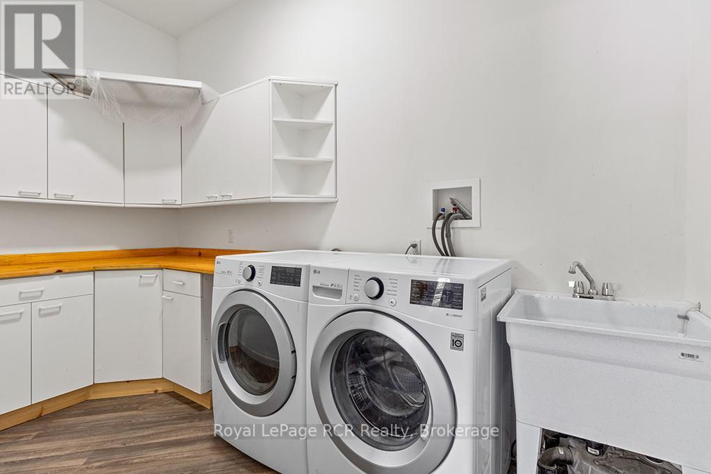 












103 JEFFERSON STREET

,
Chatsworth,




Ontario
N0H1R0

